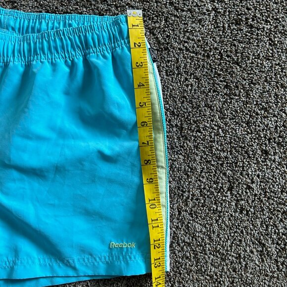 Reebok Women's Shorts Size Medium - Picture 4 of 6
